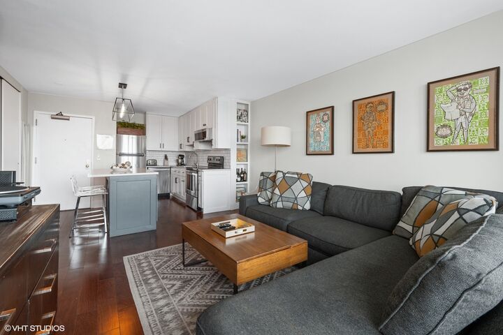 Property Photo: 1850 N Clark Street 704 IL 60614