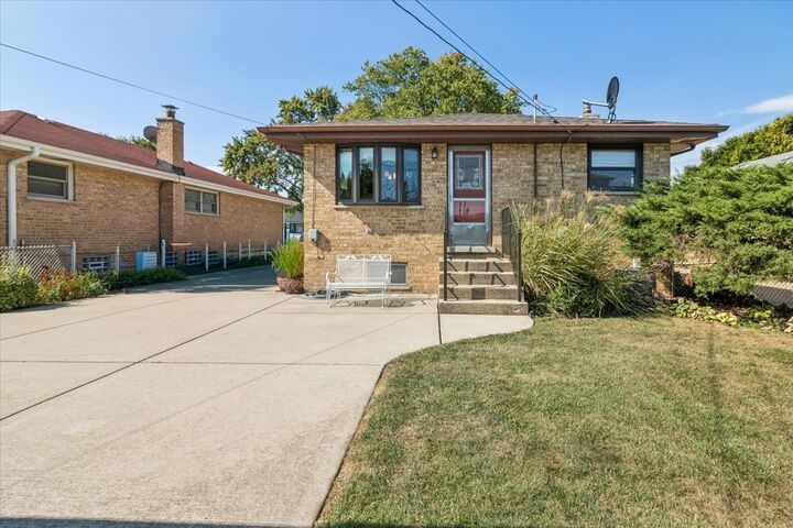 Property Photo: 3709 Emerson Street IL 60176