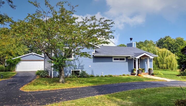 Property Photo:  26900 W Taylor Street  IL 60010 