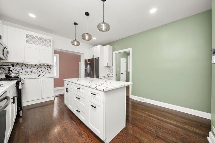 Property Photo:  7627 S Ridgeland Avenue  IL 60649 
