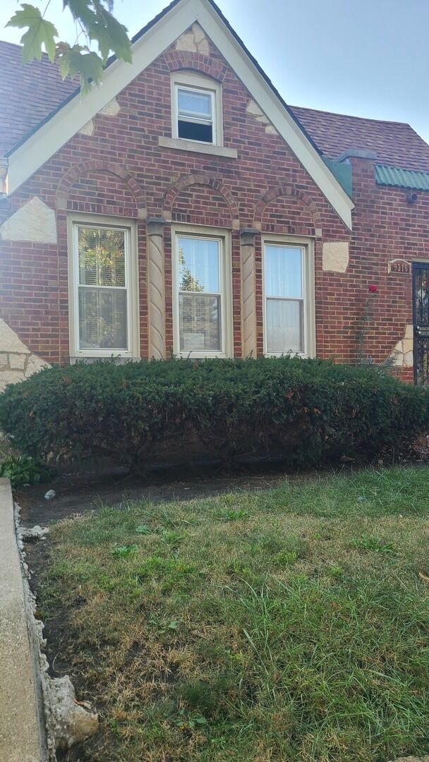 Property Photo: 9316 S May Street IL 60620