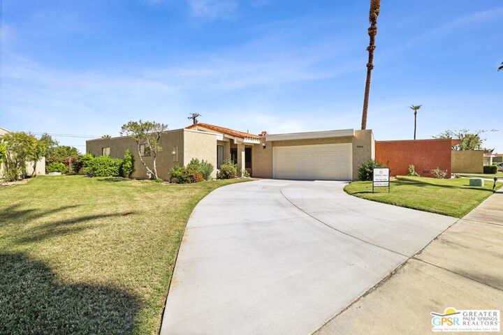Property Photo: 74192 Santa Rosa Circle CA 92260