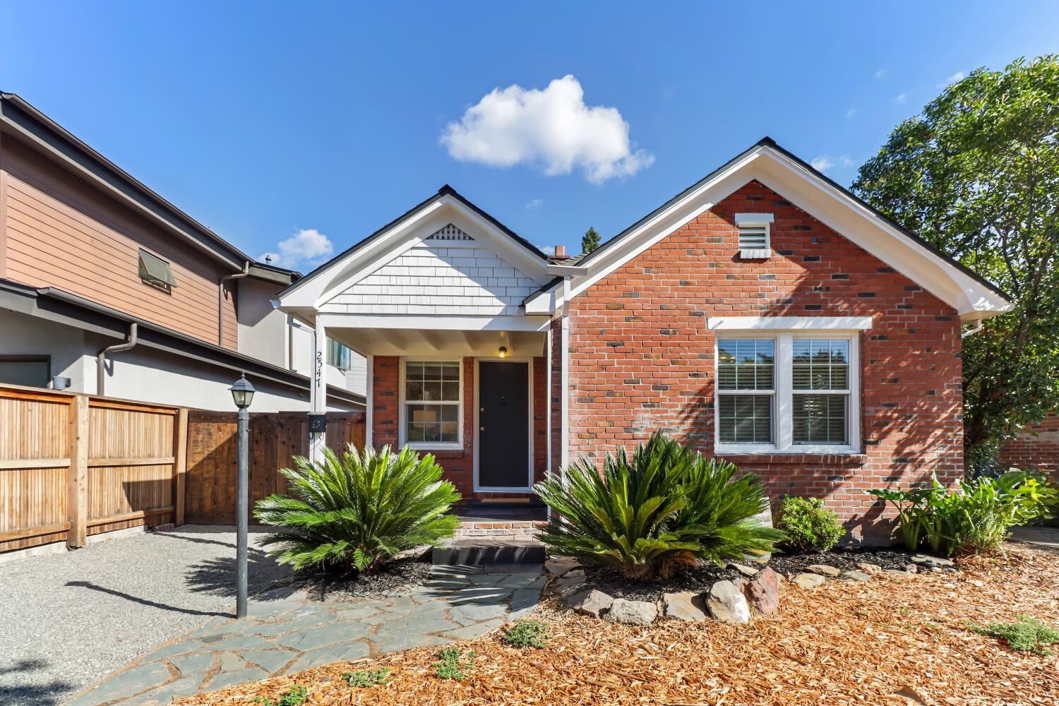 Property Photo:  2547 20th Street  CA 95818 