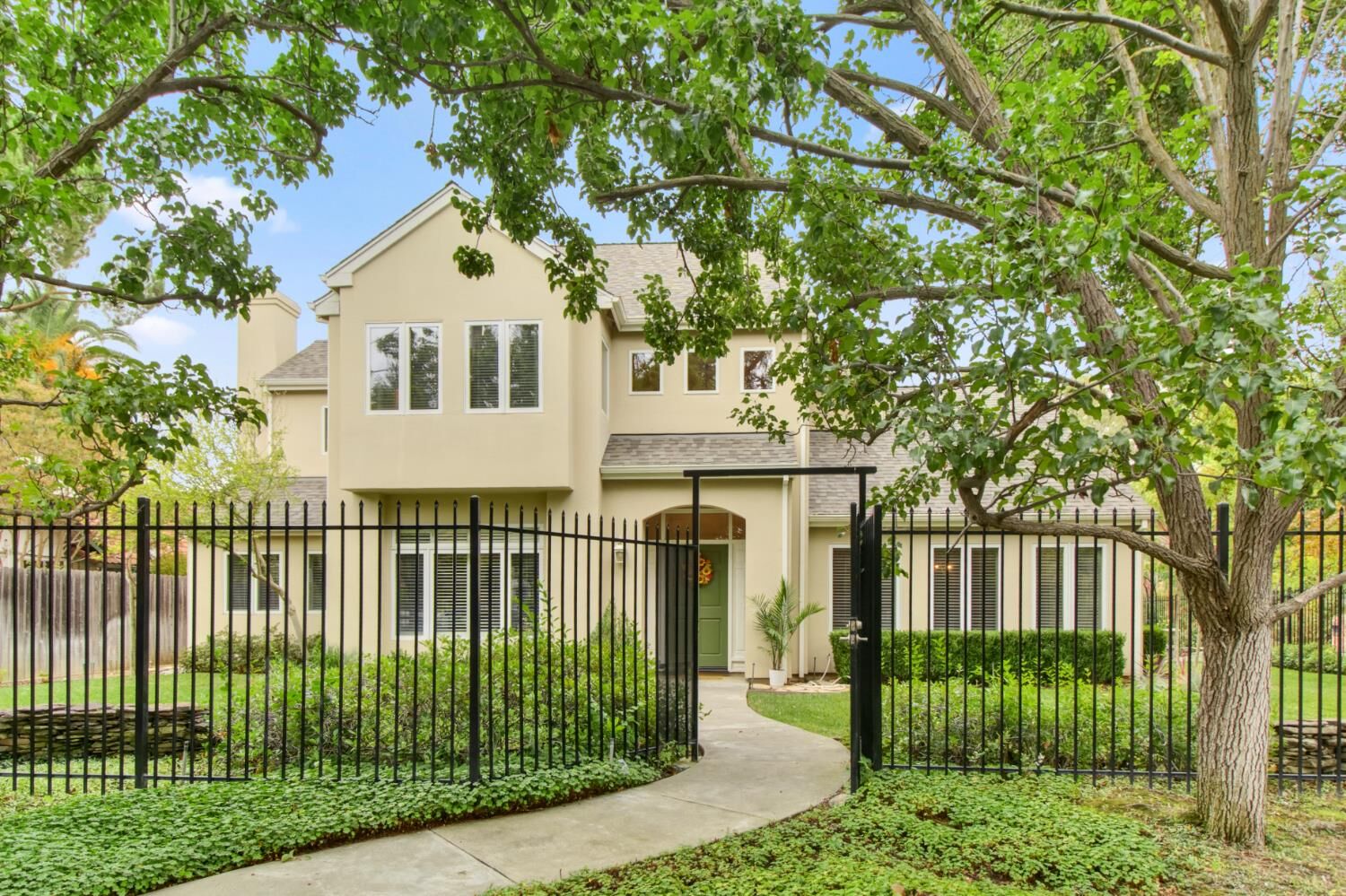 Property Photo: 900 Jonas Avenue CA 95864