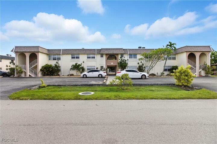 Property Photo:  4931 Vincennes Court 6  FL 33904 