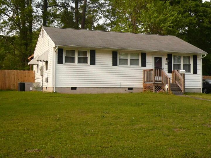 Property Photo:  108 Banks Street  NC 28546 