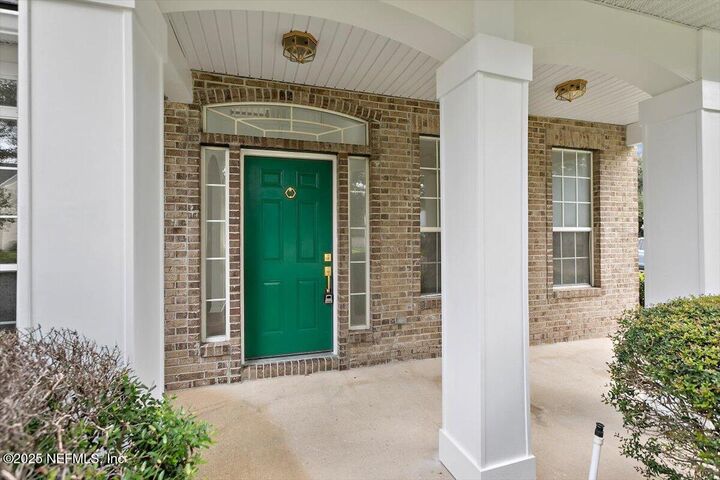 Property Photo: 1700 Windover Place FL 32092