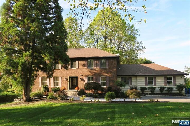 24 Geiger Lane  Warren NJ 07059 photo