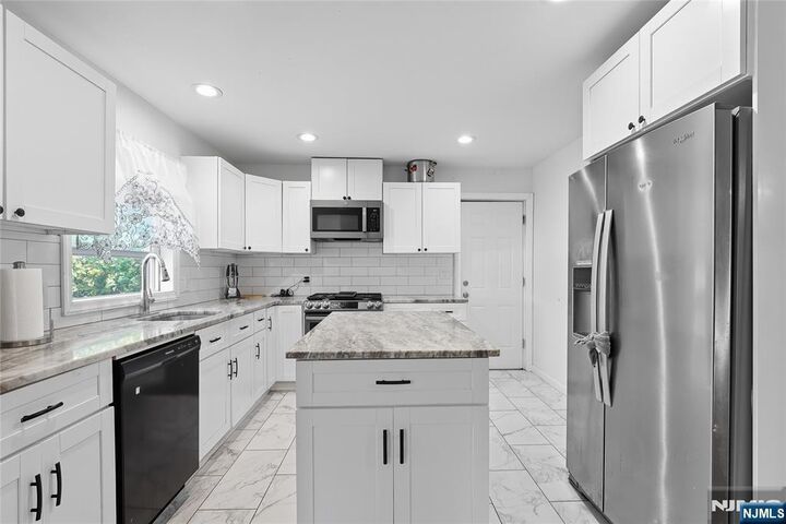 Property Photo:  34 Fitzrandolph Road  NJ 07052 