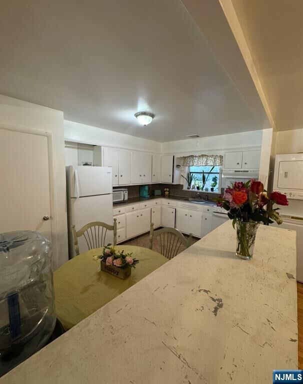 Property Photo:  1043 Edgewater Avenue  NJ 07657 