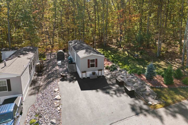 Property Photo:  139 Rockingham Road  NH 03038 