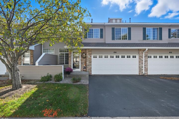 834 Summer Pines Circle  Hudson WI 54016 photo