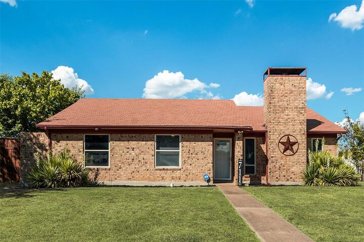 Photo de la propriété:  711 Valley Hill Road  TX 75137