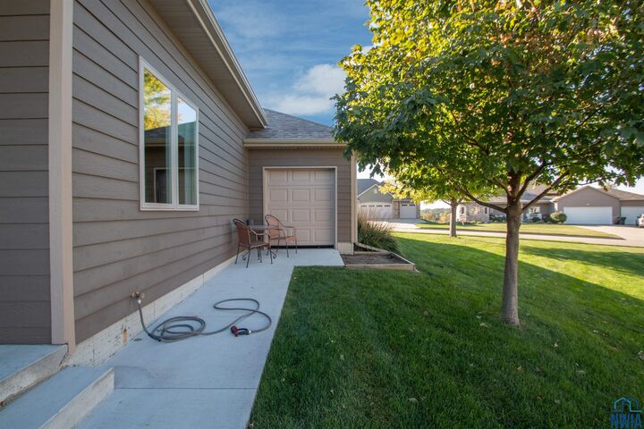 Property Photo: 6413 Mickelson Street IA 51106