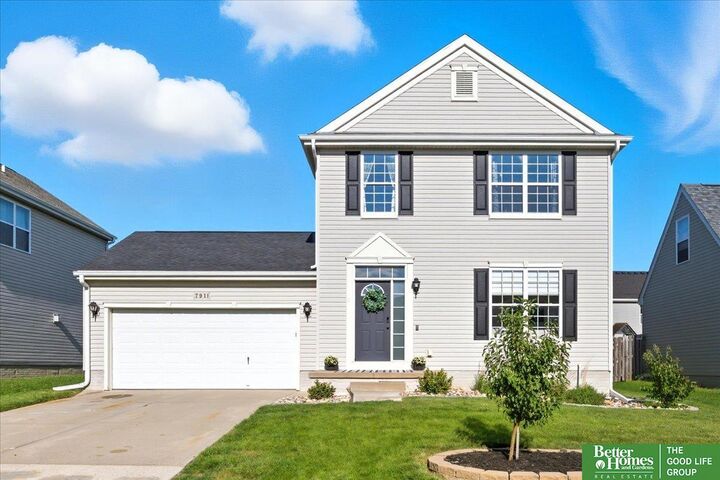 Property Photo: 7911 N 154 Avenue NE 68007-9999