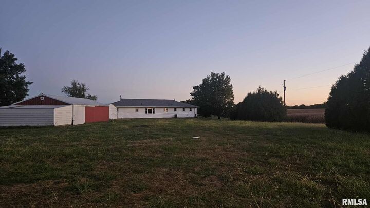 Property Photo: 11283 E Il Hwy 9 IL 61431