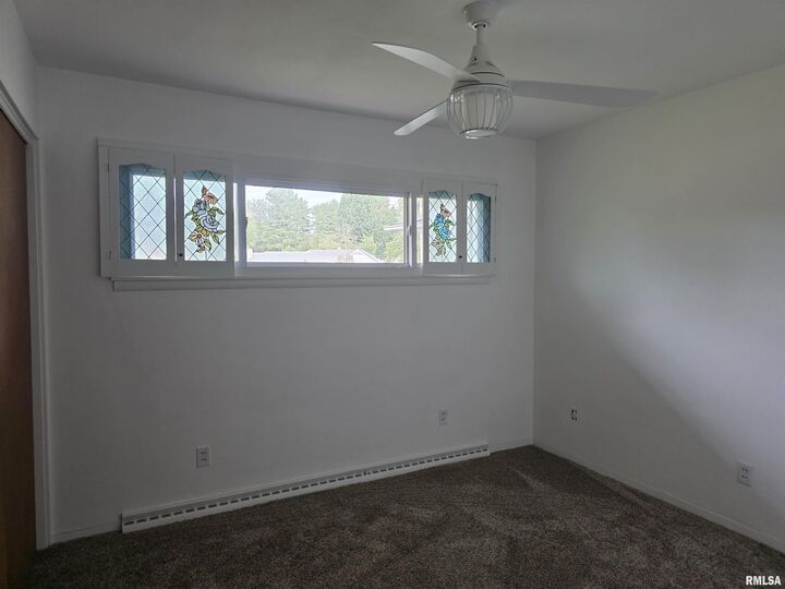 Property Photo:  32 Circle Drive  IL 62801 