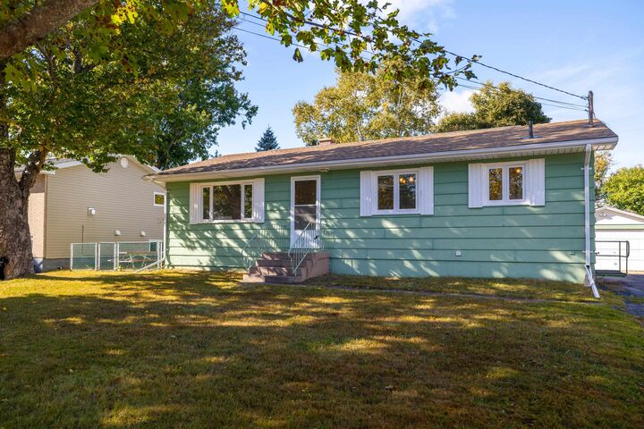 Photo de la propriété:  7 Hunt Avenue  PE C1A 2Z6 