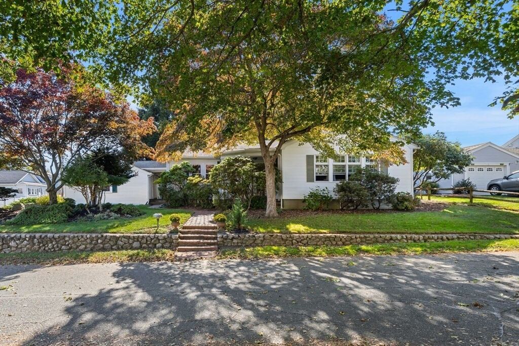 Property Photo:  9 Pearson St  MA 01915 