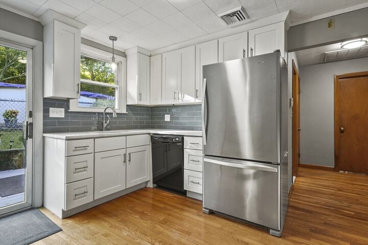 Property Photo:  105 Commonwealth Road  MA 01904 