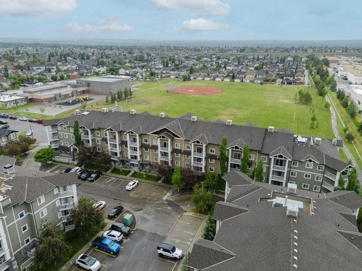 Property Photo:  115 Prestwick Villas SE 3305  AB T2Z 0M7 