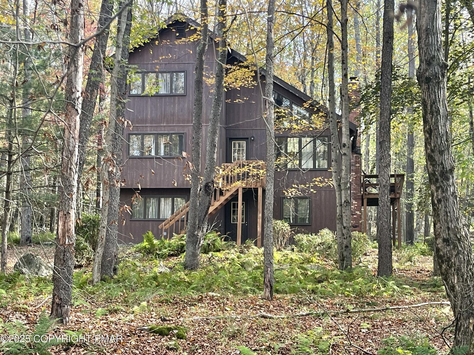 Property Photo:  9 North Lehigh River Drive  PA 18424