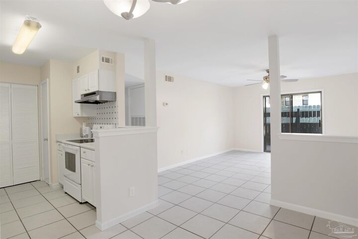 Property Photo:  2299 Scenic Hwy F-4  FL 32503 