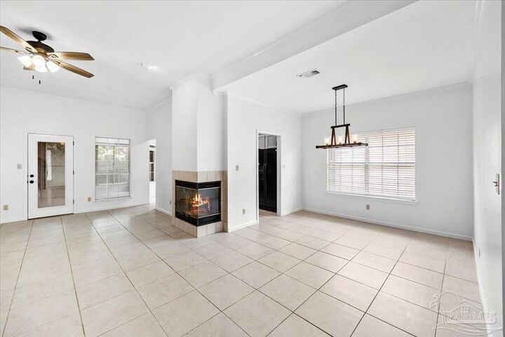 Property Photo: 4172 Longwood Cir FL 32563