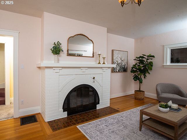 Property Photo:  2022 NE 54th Ave  OR 97213 