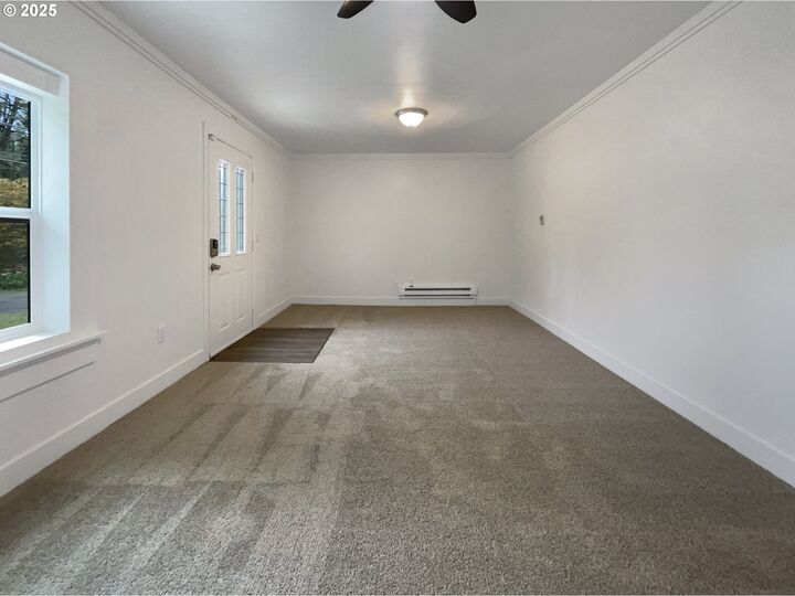 Property Photo: 5906 NE Sumner St OR 97218