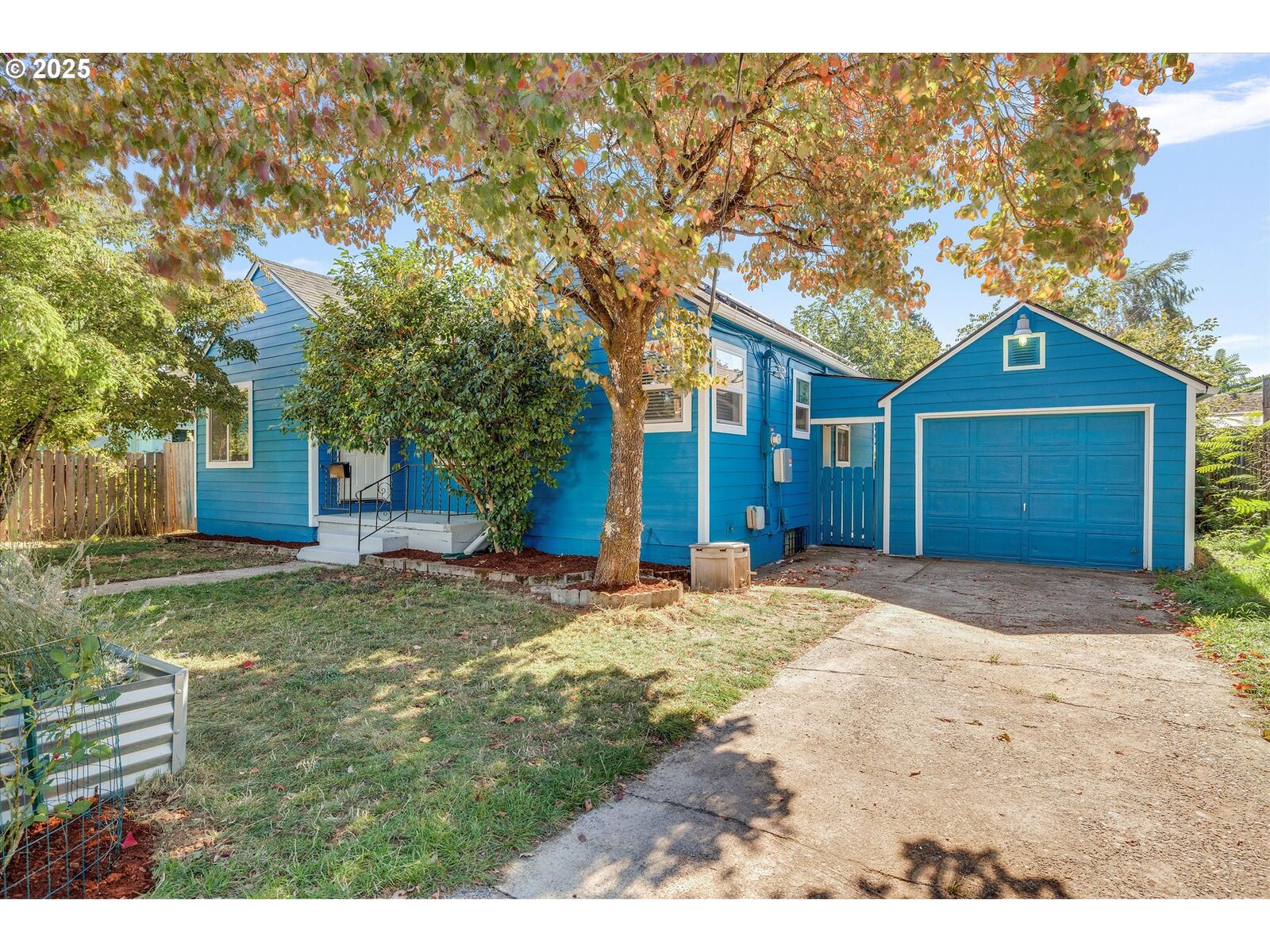 Property Photo: 7840 SE Flavel St OR 97206