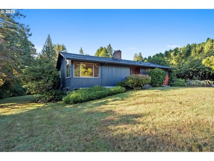 Property Photo:  12802 SE Knapp St  OR 97236 