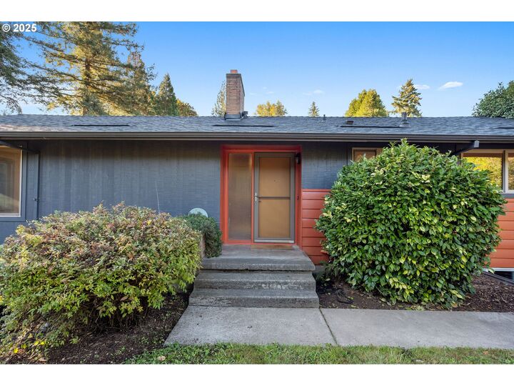 Property Photo:  12802 SE Knapp St  OR 97236 