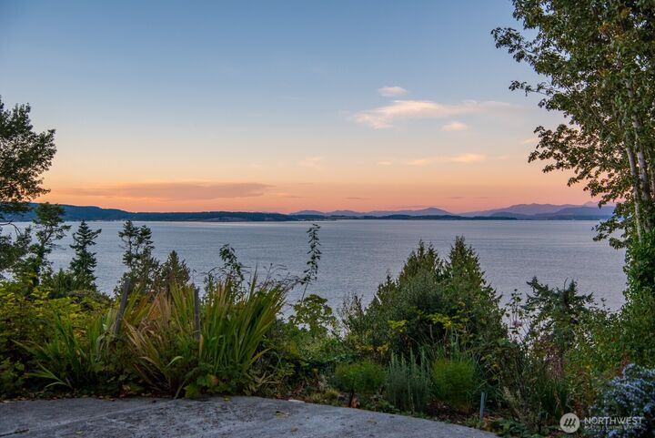 Property Photo:  1857  Cascade View Drive  WA 98282 