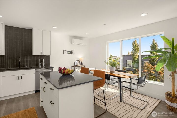 Property Photo:  113  24th Avenue E A  WA 98112 