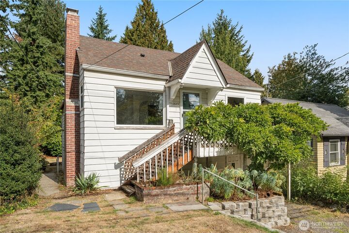 Property Photo:  1522 NE 97th Street  WA 98115 