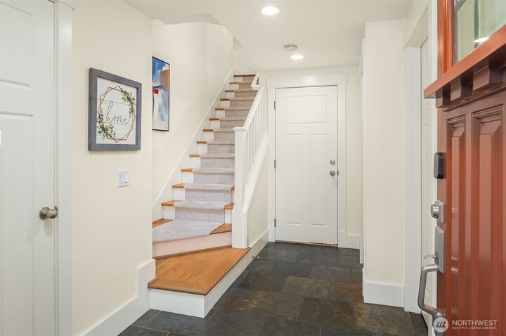 Property Photo: 224 12th Avenue E A WA 98102