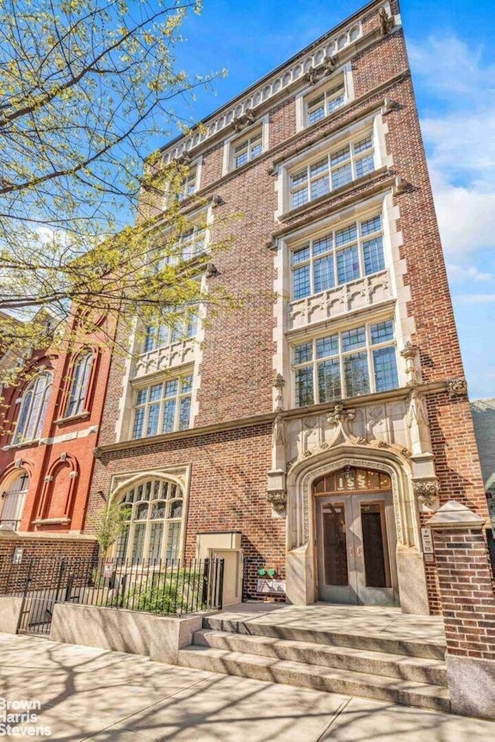 Property Photo:  155 Noble Street 1  NY 11222 