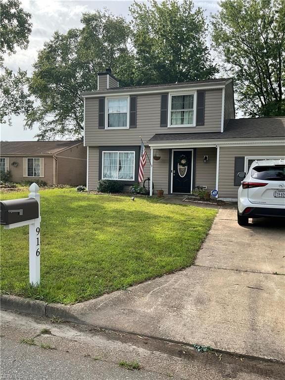 Property Photo:  916 Chatsworth Dr  VA 23601 