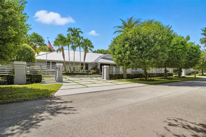 Property Photo: 5800 SW 99th Ter FL 33156