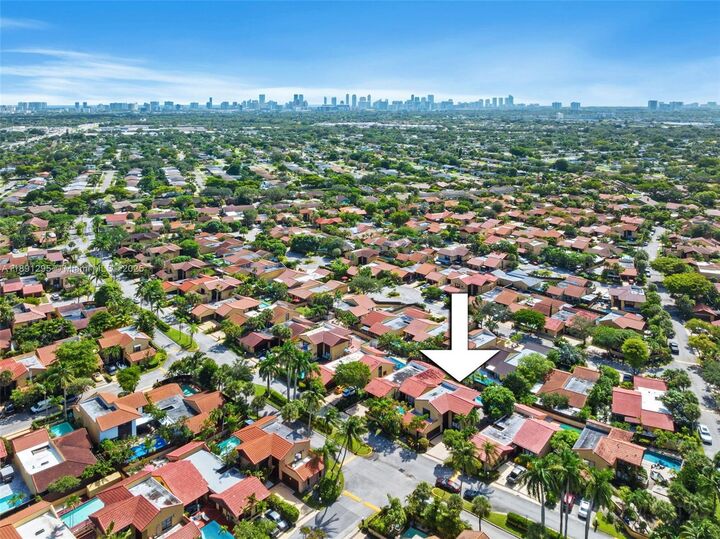 Property Photo: 1010 NE 204th Ter FL 33179