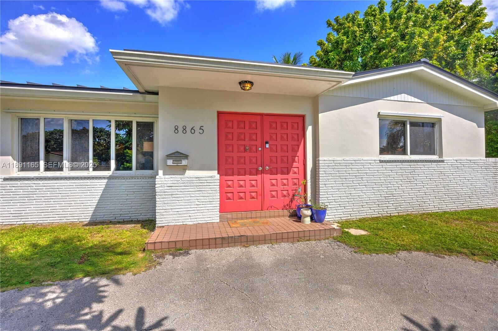 Property Photo: 8865 SW 83rd St FL 33173