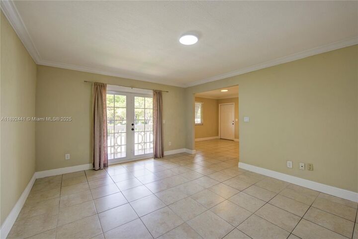 Property Photo: 3609 S Le Jeune Rd FL 33134