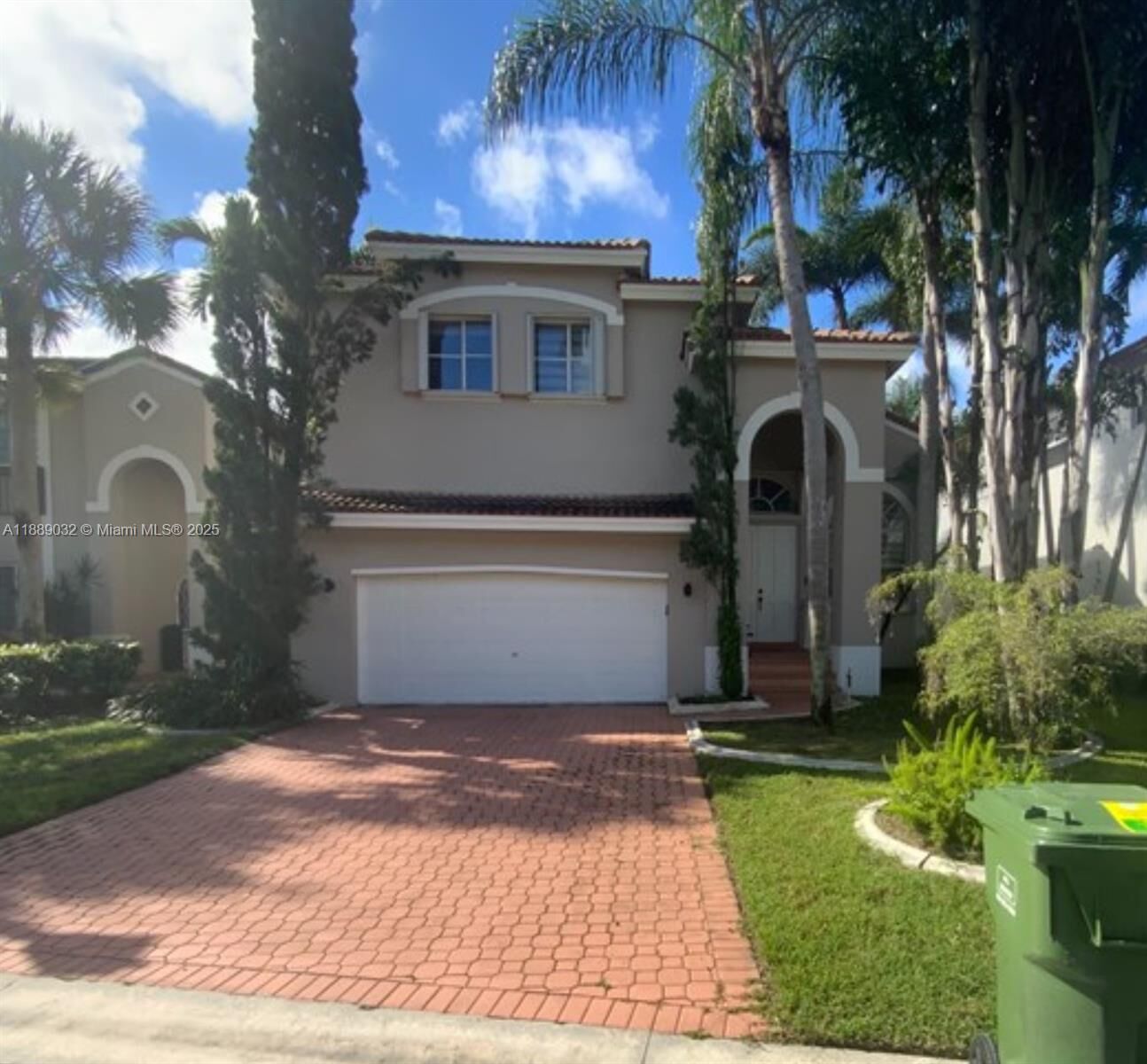 Property Photo: 15658 SW 16th St FL 33027