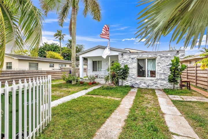 Property Photo: 110 NE 9th Ct FL 33030