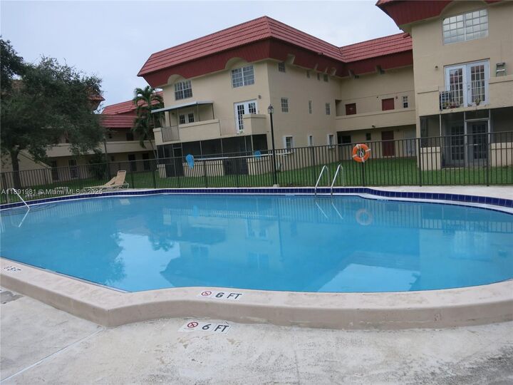 10901 N Kendall Dr 109  Miami FL 33176 photo