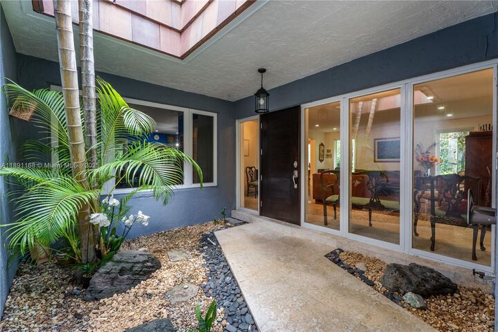 Property Photo: 7711 Erwin Rd FL 33143