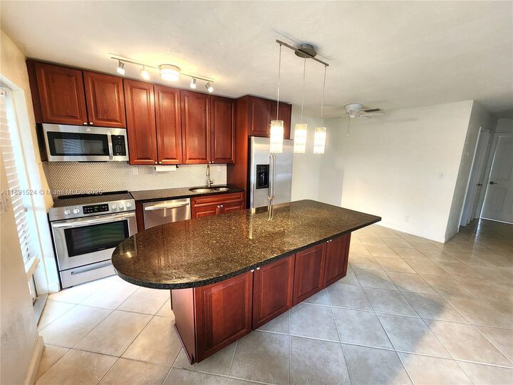 Property Photo:  2881 NE 32nd St 221  FL 33306 