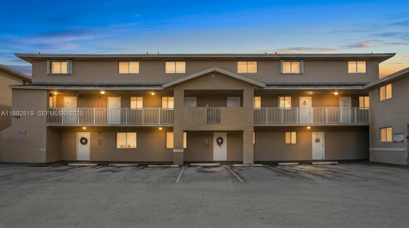 Property Photo: 7785 W 30th Ct F-210 FL 33018