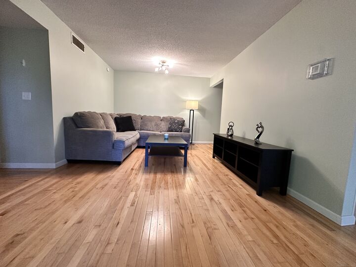 Property Photo:  31 Woodsedge Drive Apt 1C  CT 06111 